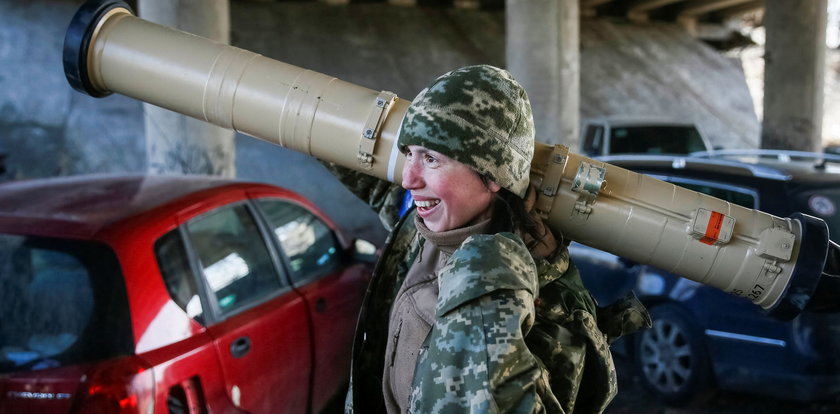 Wojna w Ukrainie. Brała udział w Rewolucji Godności, teraz rozwala rosyjskie czołgi. Polityczka z zarzutem zabójstwa broni Ukrainy