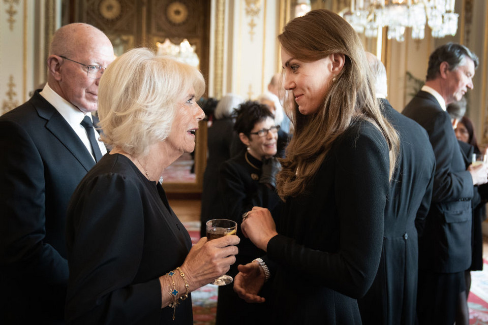 Królowa małżonka Kamila i księżna Kate