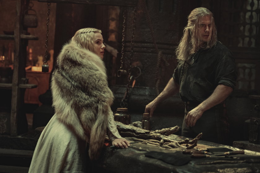 Henry Cavill jako Geralt z Rivii i Freya Allan jako Ciri w "Wiedźminie 2".
