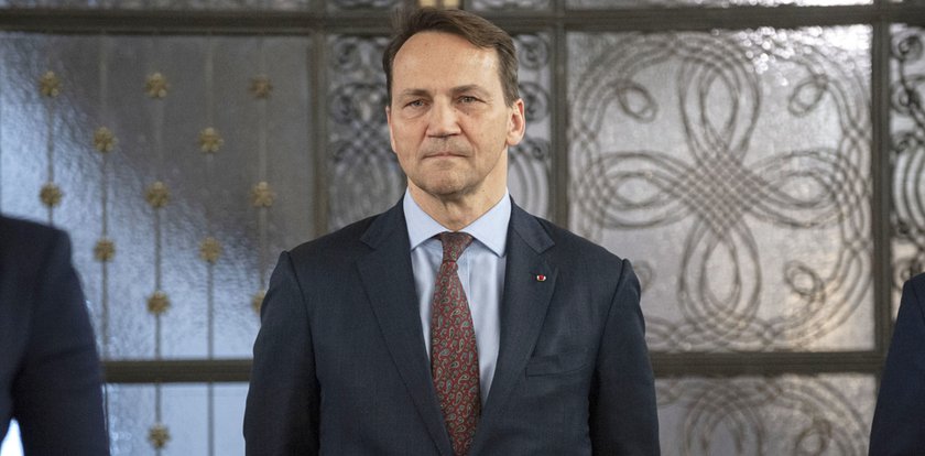 Sikorski wspomina, jak uczestniczył w bitwie w Afganistanie. Znalazł się pod ostrzałem Rosjan