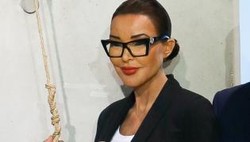 Kocie oko w pełnej krasie: biznesowy look Evy Minge