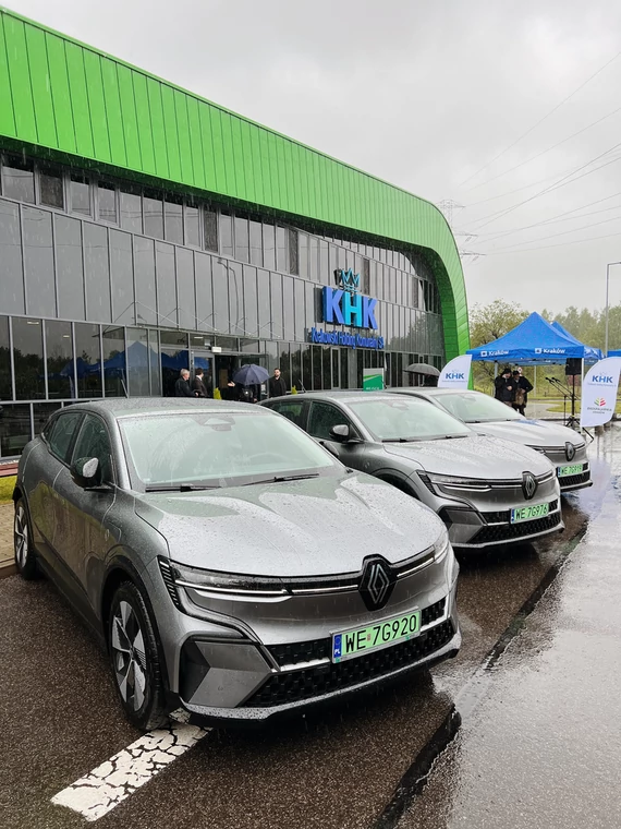 Do Krakowa trafi 46 samochodów elektrycznych Renault Megane E-Tech electric