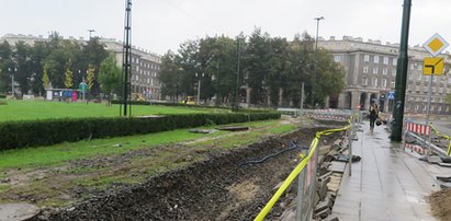 Samochody wracają na plac Centralny