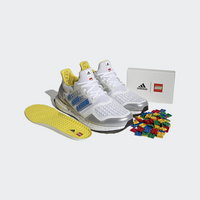 Az adidas LEGO-val díszíthető sneakere kimaxolja a kúlság fogalmát