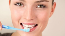 Periodontologia - co to i czym się zajmuje? Jakie choroby leczy periodontolog?