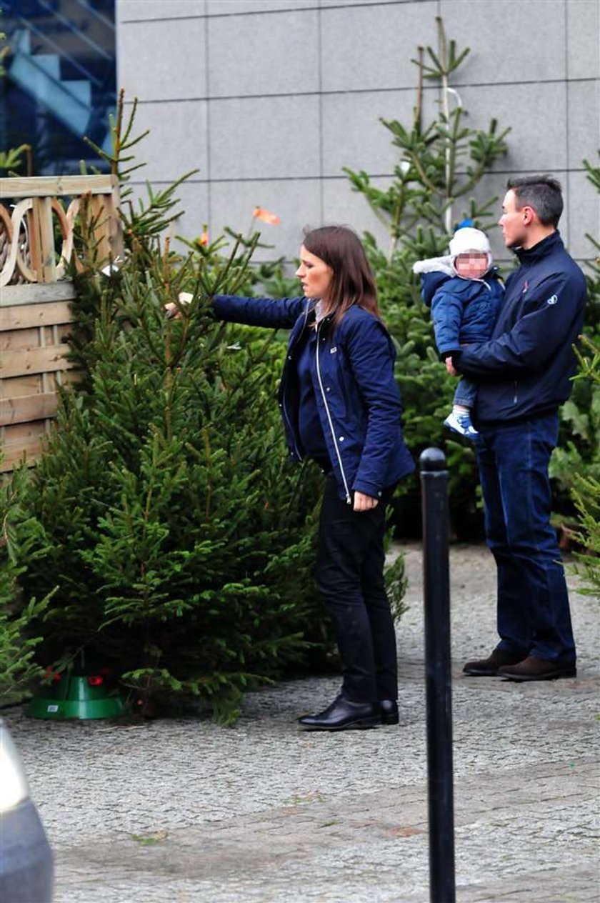 Córka znanej posłanki robi zakupy. FOTO