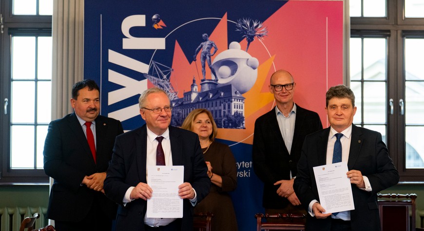 Tworzymy przestrzeń, w której zainteresowania mogą stać się początkiem przyszłej drogi zawodowej – podkreśla Ryszard Kessler, wiceprezydent Wrocławia (pierwszy z prawej).