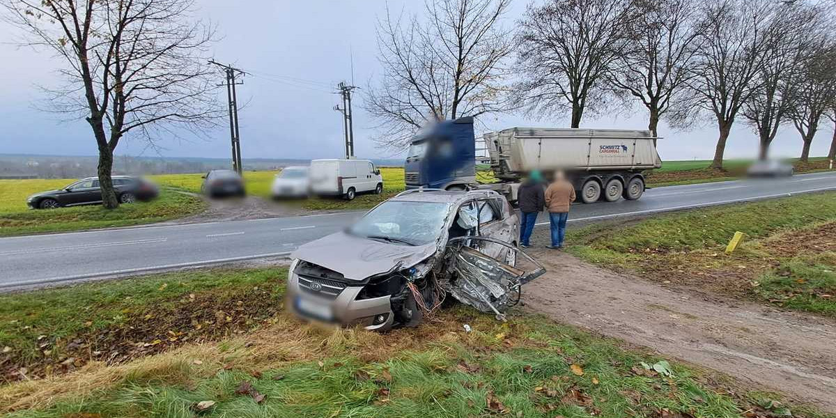 Śmiertelny wypadek na drodze krajowej DK 74. Policja szuka świadków.