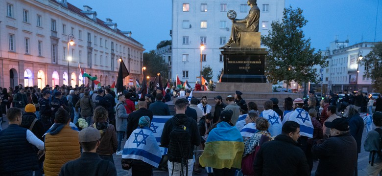 Setki osób na ulicach Warszawy. Jedni popierają Palestynę, drudzy Izrael [ZDJĘCIA]