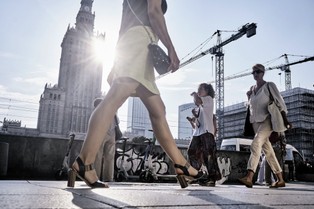 Agencje ratingowe dostrzegają cieplejsze relacje Polski z UE, ale i to, że presja kalendarza wyborczego oddala konsolidację fiskalną