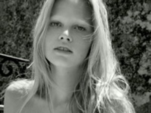 Kate Moss, Milla Jovovich és a szupermodell-válogatott aktsorozata!