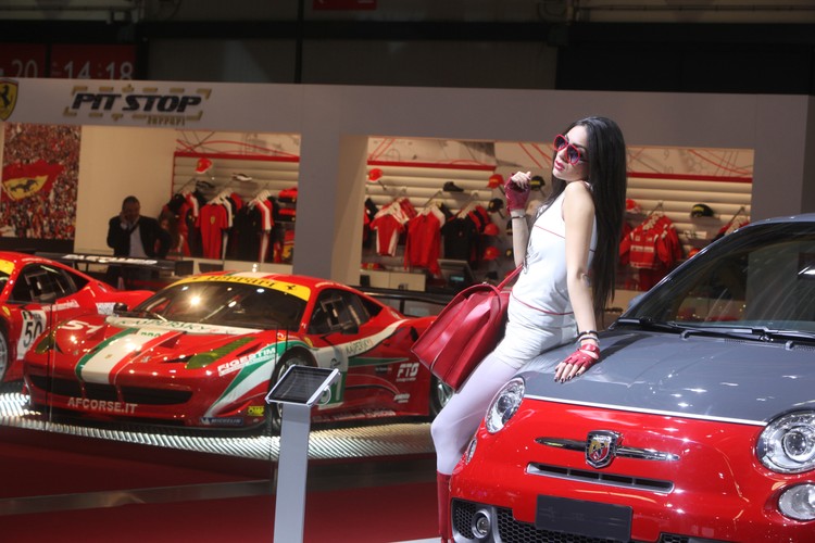 Salon samochodowy w Bolonii