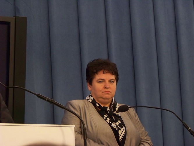 Marzena Wróbel w czasie konferencji prasowej w Sejmie, fot. Patryk Matyjaszczyk, licencja CC BY-SA 3.0