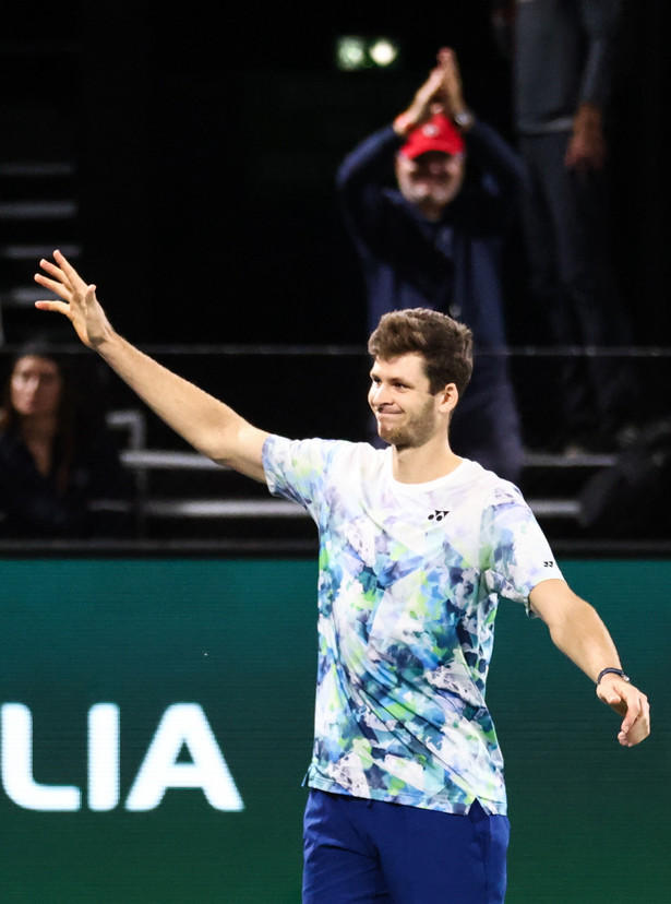 Hubert Hurkacz awansował do 1/8 finału turnieju ATP w Paryżu. Mecz trwał niespełna godzinę