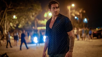 What's going on? Jake Gyllenhaal beats everyone to pieces at the disco and is waiting for applause