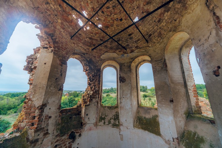 MAJESTATYCZNE. MISTYCZNE. OPUSZCZONE KOŚCIOŁY (25)