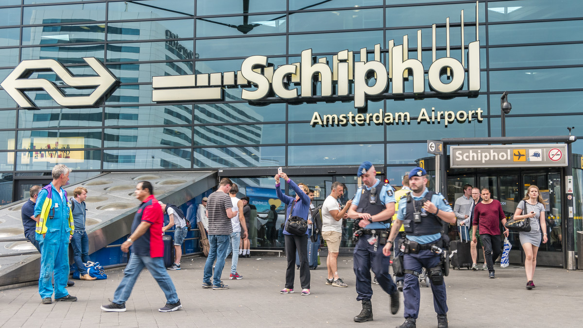 Amsterdam: oszukano systemy rozpoznawania twarzy na lotnisku w Amsterdamie