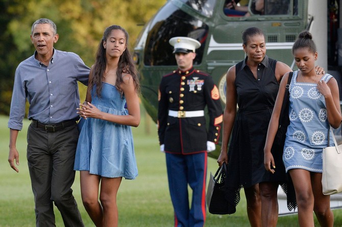 Mišel i Barak Obama sa ćerkama Sašom i Malijom