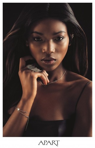 Osi Ugonoh w sesji Apart