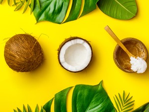 Kókuszolaj szexhez? Szakértő válaszol, jó ötlet-e