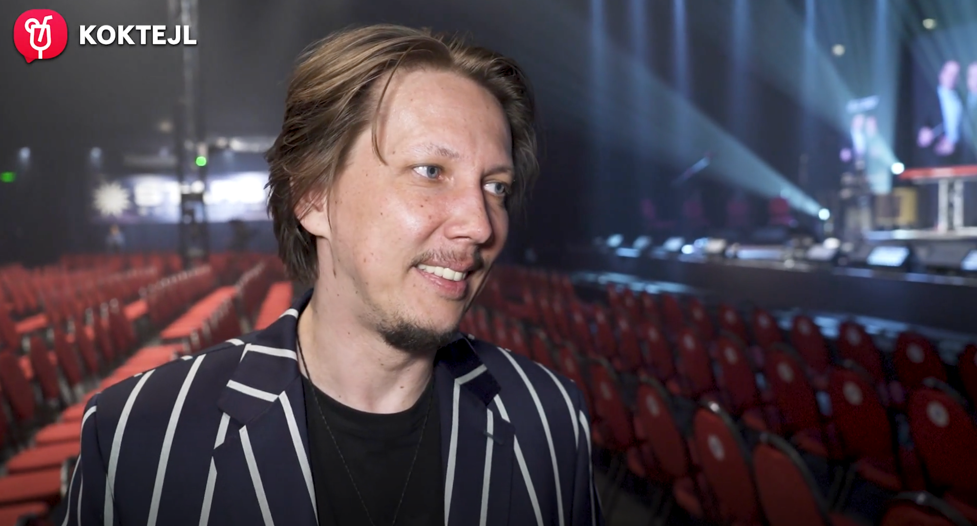 Spevák Peter Cmorik.