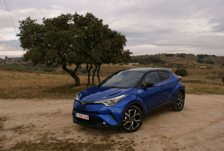 Toyota C-HRa - hybrydowy SUV w rozsądnej cenie