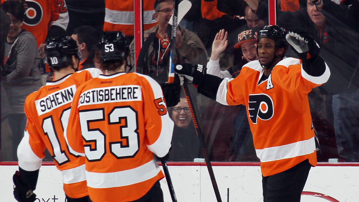 Philadelphia Flyers pokonała New York Islanders 4:1 i zachowuje szanse na dogonienie czołowej ósemki Konferencji Wschodniej. Lotnicy robią wszystko, by zostać największą "historią" końcówki obecnego sezonu zasadniczego.