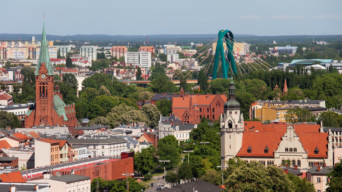 Dwie uroczystości upamiętniające żołnierzy 16. Pułku Ułanów Wielkopolskich odbyły się na bydgoskim osiedlu Błonie.