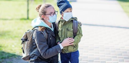 Czy maseczki na dworze są potrzebne? Jasne stanowisko dr. Grzesiowskiego