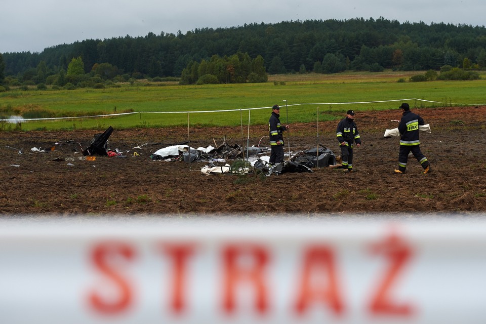 Śmigłowiec rozbił się na polu w Wygoninie 