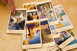 Tarot karte su BAČENE NA STO i evo šta kažu za SVAKI ZNAK šta ga čeka ove jeseni: Jedni su izvukli KARTU SMRTI