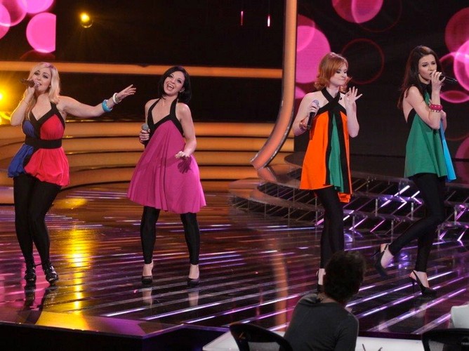 Sweet Rebels – drugi występ na żywo i...