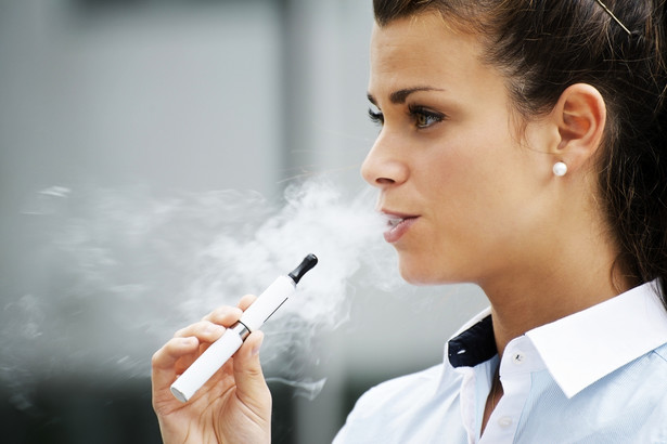 W czwartek wchodzą w życie przepisy opublikowanej 24 sierpnia w Dzienniku Ustaw nowelizacji dotyczącej ochrony zdrowia przed następstwami używania tytoniu i wyrobów tytoniowych. Sejm uchwalił ją 22 lipca, a prezydent podpisał 12 sierpnia.