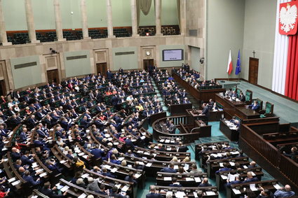 Dziś Sejm zdecyduje co z wolnym 12 listopada. Wielki problem ma branża handlowa