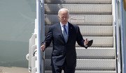Jak 80-letni Biden znosi długie podróże? Za nim wiele godzin w samolocie i zmiana czasu