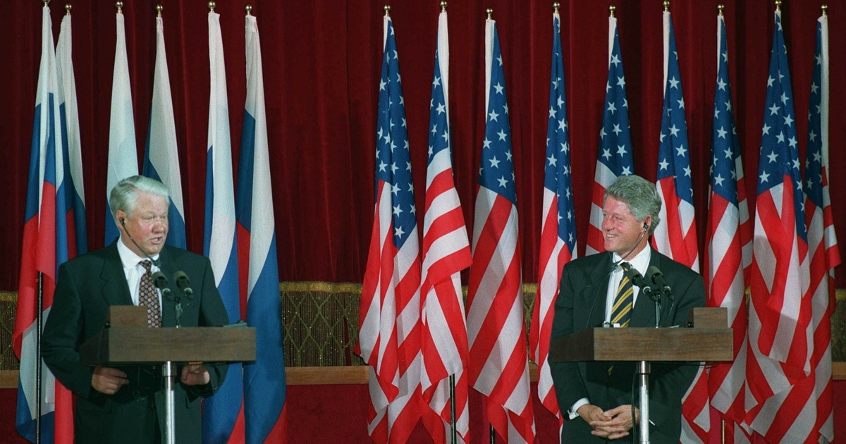 Amerykański historyk: Jelcyn chciał do NATO, Putin planował rewanż