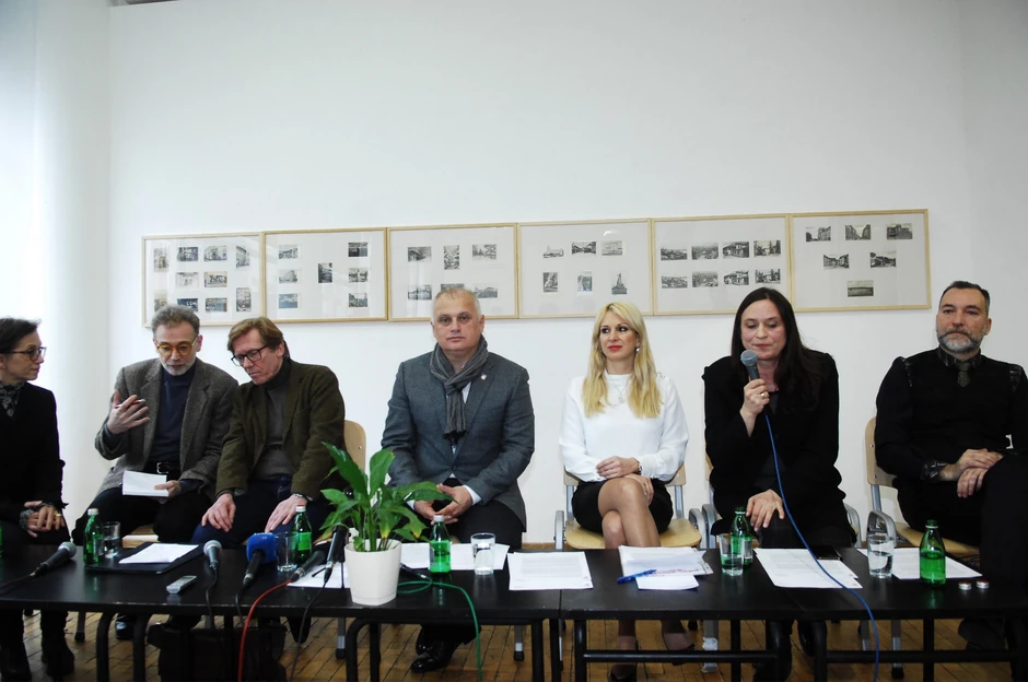 Goran Vesić i Ivona Jevtić pred novinarima