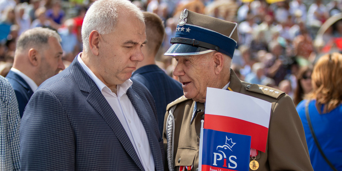 Jacek Sasin mówił w niedzielę o konieczności odbudowy polskiej armii.
