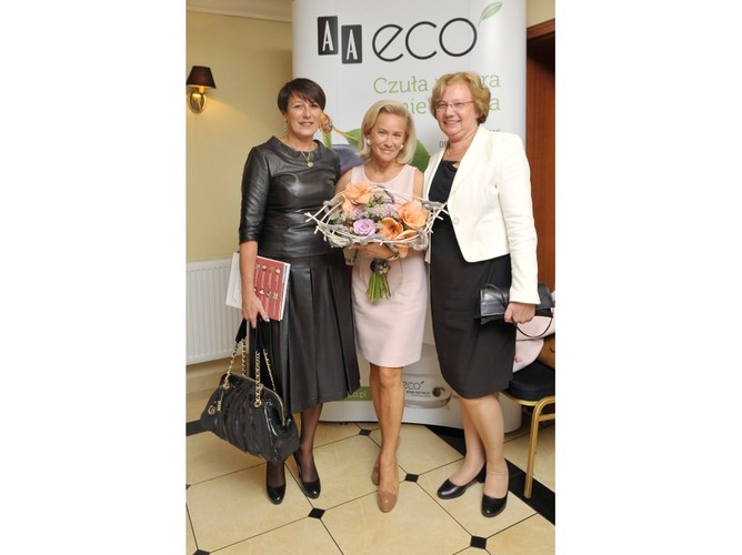 Laureatka tytułu 'Dama Roku 2011' Dorota Soszyńska w towarzystwie przyjaciółek.