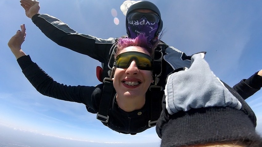 Lanin skok padobranom