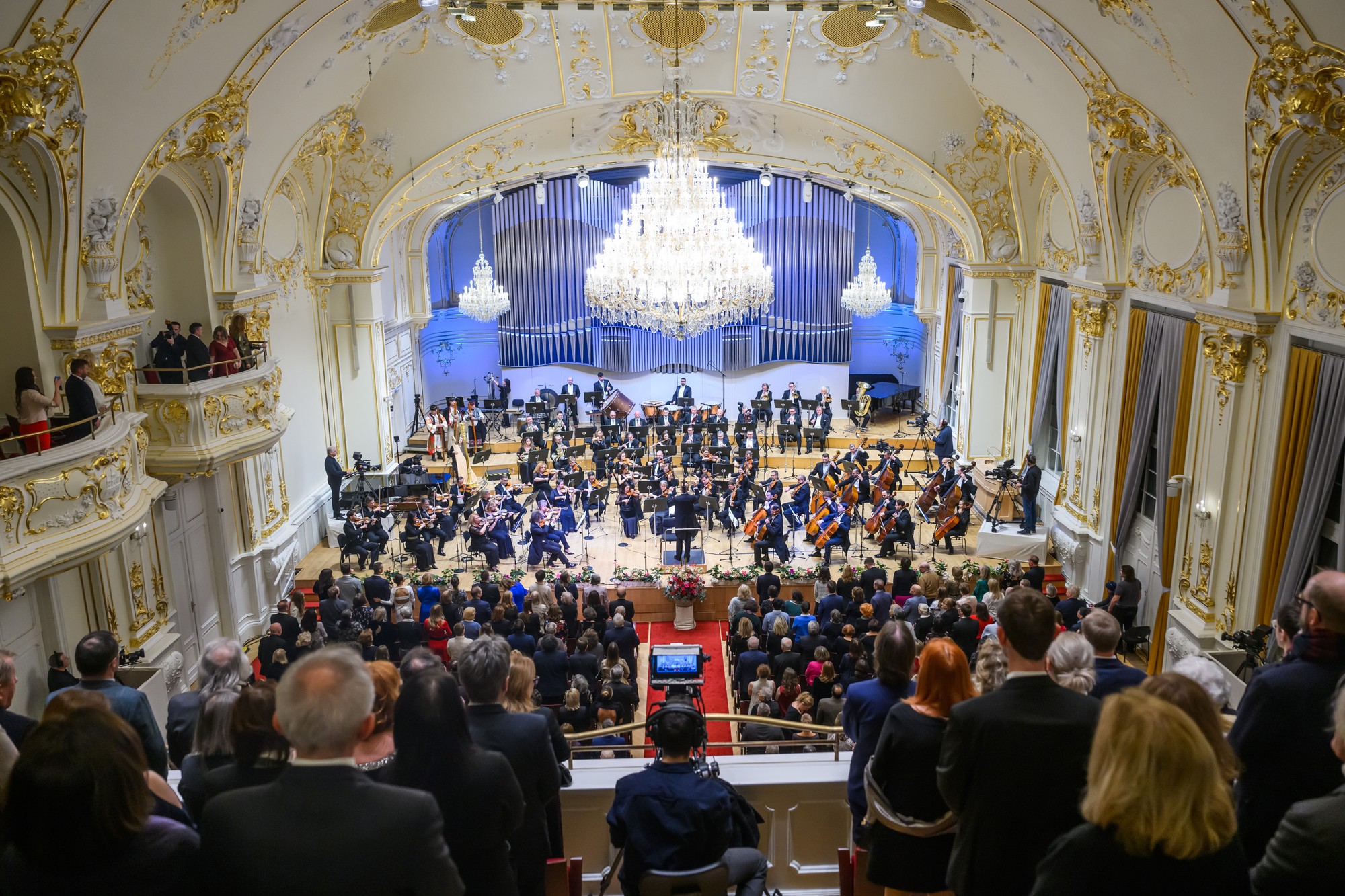 Slovenská filharmónia (SF) hrá novú verziu štátnej hymny SR počas novoročného koncertu Slovenskej filharmónie v Bratislave 1. januára 2025.