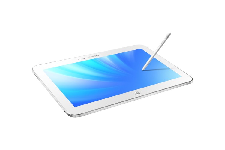 <b>ATIV Tab 3</b>
<br><br>
ATIV Tab 3, to urządzenie o którym podczas konferencji w Londynie zbyt wiele się nie dowiedzieliśmy. Pod względem designu jest to praktycznie kopia tabletów Galaxy Tab. Gdyby nie charakterystyczne windowsowe kafelki, trudno byłoby odróżnić nowy tablet od jego „galaktycznych” rywali. ATIV Tab 3 został wyposażony w procesor Atom Z2760, 2GB pamięci RAM oraz ekran 10,1” o rozdzielczości 1366x760 pikseli. Urządzenie pojawi się na rynku w sierpniu w cenie 699 dolarów.