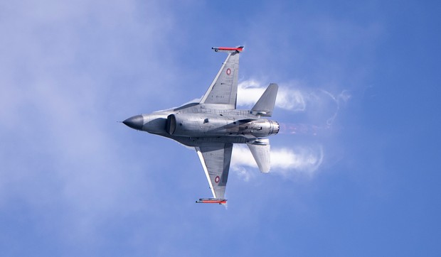 Avion F-16