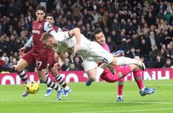 Pierwszy mecz i pierwsza stracona bramka Fabiańskiego w tym sezonie