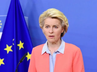 „Putin rujnuje właśnie przyszłość swojego kraju” – powiedziała przewodnicząca KE Ursula von der Leyen w trakcie przemówienia poprzedzonego zmasowanym atakiem wojsk rosyjskich na Kijów i inne duże miasta na terenie Ukrainy