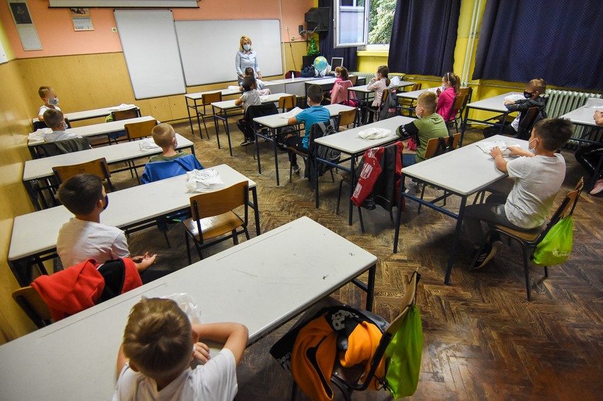 Novi Sad prvi dan skole skola djaci foto Nenad Mihajlovic 6