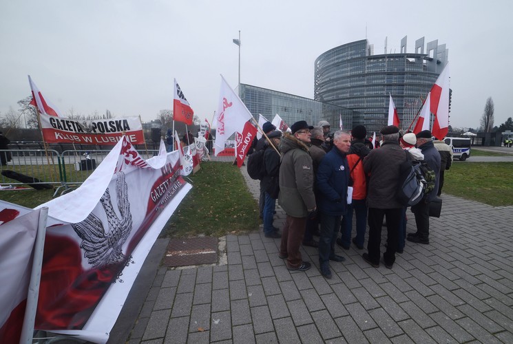 Manifestacja przed eurparlamentem