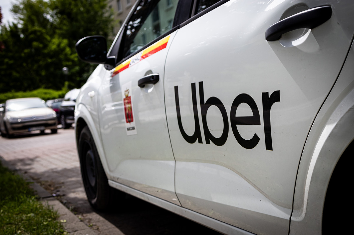 Uber podsumowuje nowe przepisy. Mniej kierowców, wyższe ceny, dłuższy czas oczekiwania