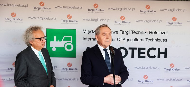 Minister Kowalczyk ewakuowany z targów rolniczych w Kielcach