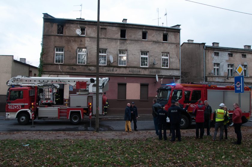 Pożar w Inowrocławiu. Zginęła matka z dziećmi. W oknach były kraty